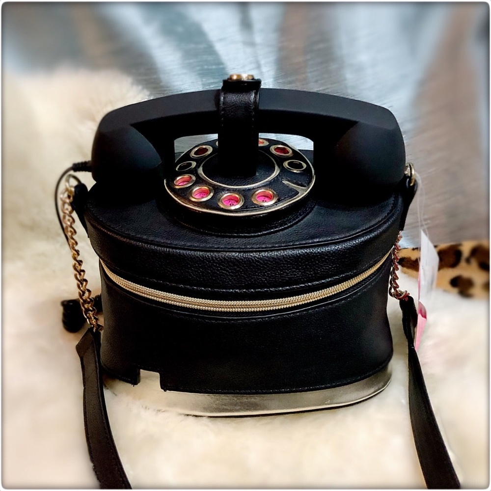 ❤️ 25% off Betsey Johnson X-body Telephone Purse